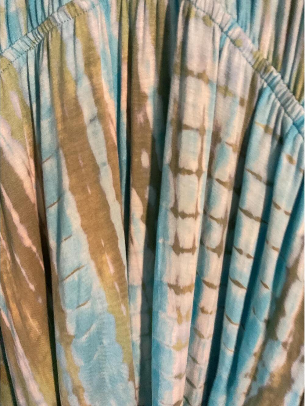 Pineapples Boutique Elegant Tie-Dye Maxi Dress - Perfect for Summer Medium - Picture 10 of 11
